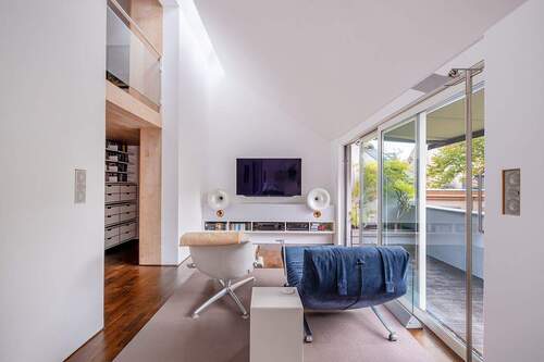 Wohnbereich - Exklusive Galerie-Wohnung in Parknähe mit 2 Terrassen & Wintergarten