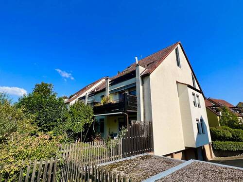 Hausansicht - 3 Zimmer Etagenwohnung zum Kaufen in Zirndorf