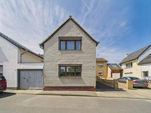 Straßenansicht - 5 Zimmer Einfamilienhaus zum Kaufen in Vettweiß