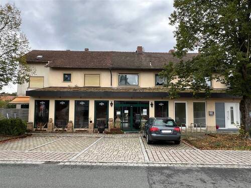 Außenansicht - 9 Zimmer Mehrfamilienhaus, Wohnhaus zum Kaufen in Schönbrunn i. Steigerwald