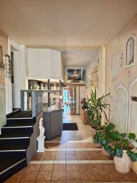 Theke - Mehrfamilienhaus, Wohnhaus mit 759,00 m&sup2; in Schönbrunn i. Steigerwald zum Kaufen