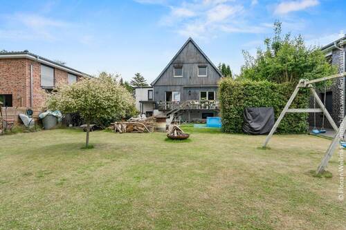 Garten - Blick auf das Haus - 