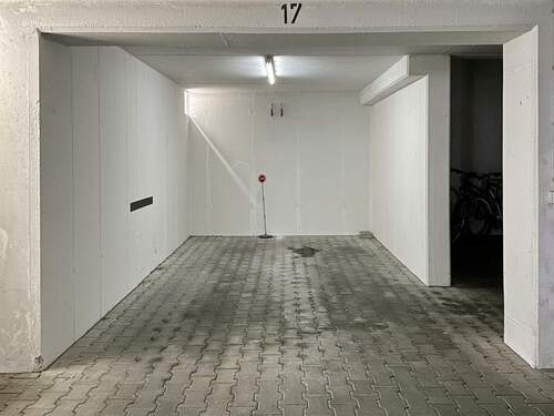 Tiefgaragenstellplatz - 