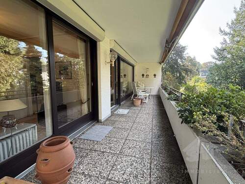 Überdachter XXL-Balkon - 