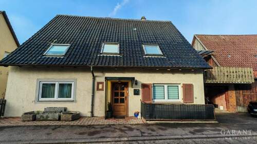 Hausansicht1 - Einfamilienhaus mit Scheune und Entwicklungspotenzial