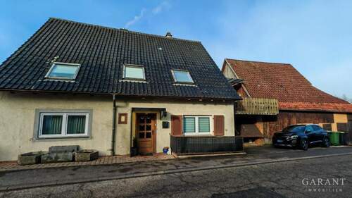 Hausansicht mit Scheune - 6 Zimmer Einfamilienhaus zum Kaufen in Keltern