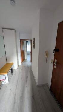 Bild 1 - 3ZKB schön geschnitten mit Hobbyraum, Terrasse und Gartenmitbenutzung in ausgezeichneter Lage