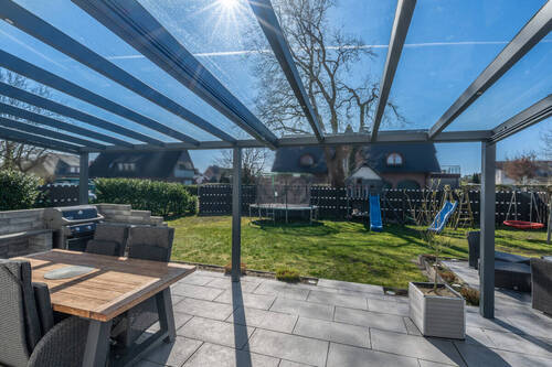 Sie können auf Ihrer überdachten Terrasse die Zeit genießen - 