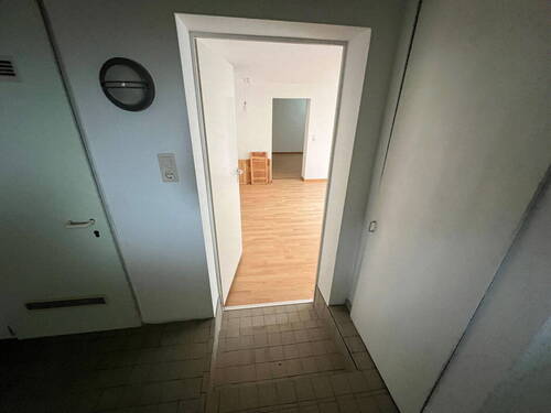 Blick ins Wohnzimmer - 