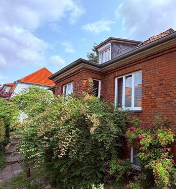 Zugang - 7 Zimmer Einfamilienhaus zum Kaufen in Lüneburg