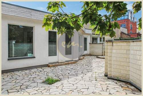 Terrassenbereich (OG) - Einfamilienhaus mit 295,70 m&sup2; in Berlin zum Kaufen