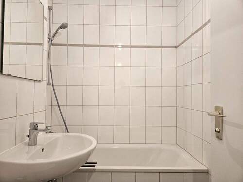 Bad - Etagenwohnung mit 30,40 m&sup2; in München zur Miete