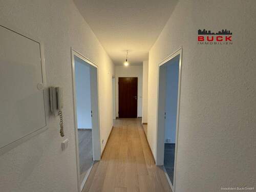 Flur - Etagenwohnung mit 93,00 m&sup2; in Geislingen an der Steige zur Miete