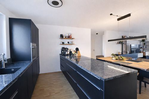 offene Küche mit Essbereich - 