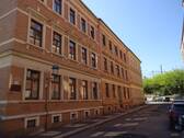 Hausansicht - Helle 2-Raum-Wohnung mit Balkon! Unmittelbare Nähe zum Hauptbahnhof!