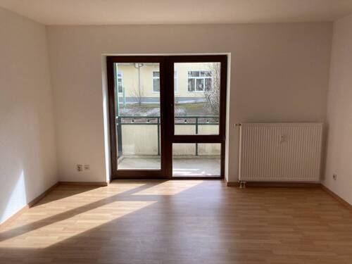 Wohnzimmer - 2 Zimmer Etagenwohnung in Zwickau
