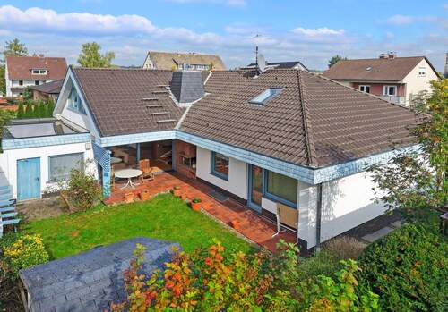 4060 - Titel - Wenn es etwas mehr sein darf: EFH mit 280 m² Wohn-und Nutzfläche, Niedervellmar