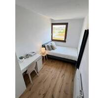 MÜNCHEN SENDLING: frisch renovierte & möblierte 4er WG (Erstbezug) im 4. OG mit Aufzug + Duplex-TG-STP (oben)