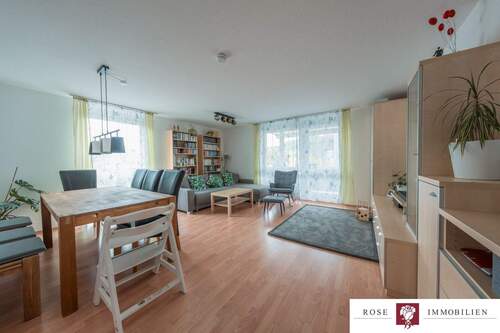 Wohn- und Esszimmer Bild 1 - Barrierefreie 3,5-Zimmerwohnung mit TG-Platz in bevorzugter Wohnlage von Winnenden-Schelmenholz