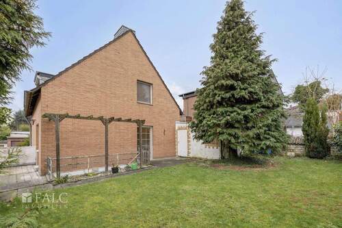 Haus und Garten - 4 Zimmer Einfamilienhaus in Bergheim