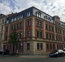 Altbauflair! Stilvoll sanierte 2-Zimmer-Wohnung mit Balkon zum Innenhof in Fürth