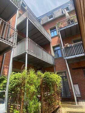 Balkon zum Innenhof - 2 Zimmer Etagenwohnung zur Miete in Fürth