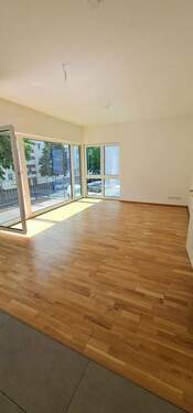 Wohnbereich - 2 Zimmer Etagenwohnung zur Miete in Berlin