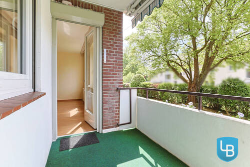 Sonnige Loggia - Einziehen und wohlfühlen: Gepflegte 2-Zimmer-Wohnung mit Loggia und Garage