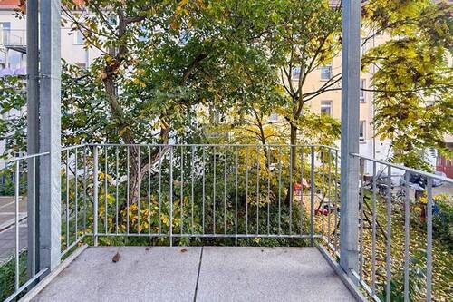 Balkon - 3 Zimmer Etagenwohnung zum Kaufen in Berlin