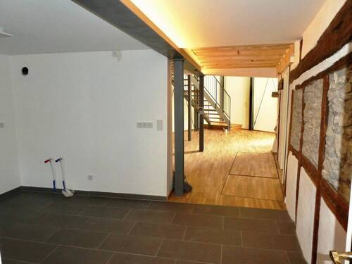 Eingangsbereich - Mehrfamilienhaus, Wohnhaus mit 82,00 m² in Prichsenstadt zur Miete