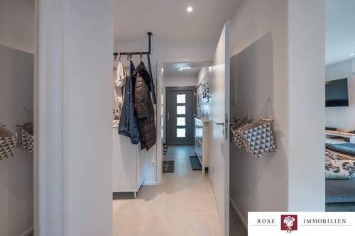 Flur EG Bild 2 - 
