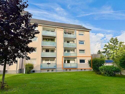 Hausansicht - Schöne, helle 3-Zimmerwohnung mit Balkon und KFZ-Stellplatz in Oberasbach