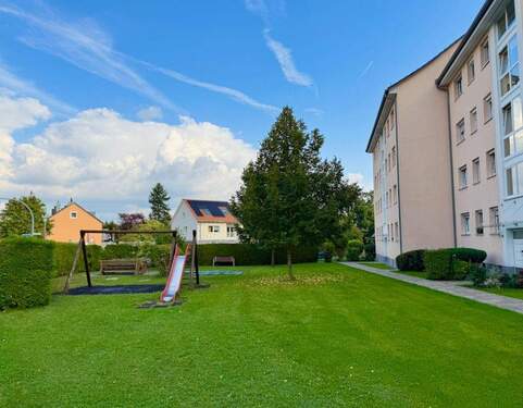 Spielplatz - Etagenwohnung mit 75,00 m&sup2; in Oberasbach zum Kaufen