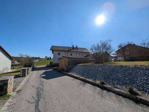 Zufahrtsstraße - Mehrfamilienhaus, Wohnhaus mit 229,00 m&sup2; in Dietersburg zum Kaufen