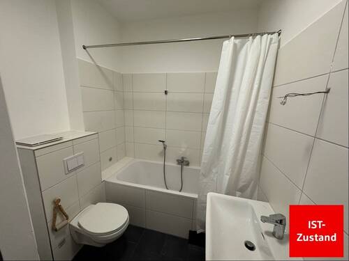 Blick ins Badezimmer - 