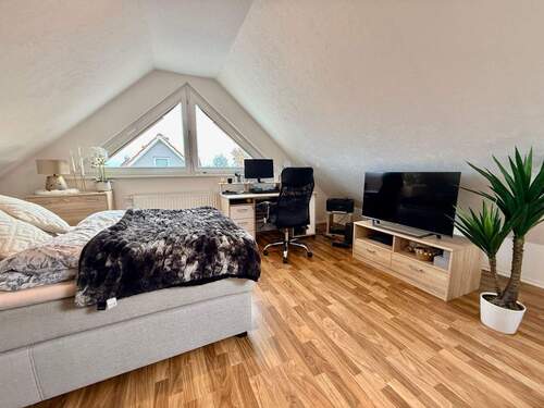 Kinderzimmer - 5 Zimmer Doppelhaushälfte zum Kaufen in Neustadt am Rübenberge