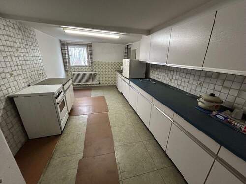 Viel Platz in der Küche im Erdgeschoss - Einfamilienhaus mit 173,00 m&sup2; in Achern zum Kaufen