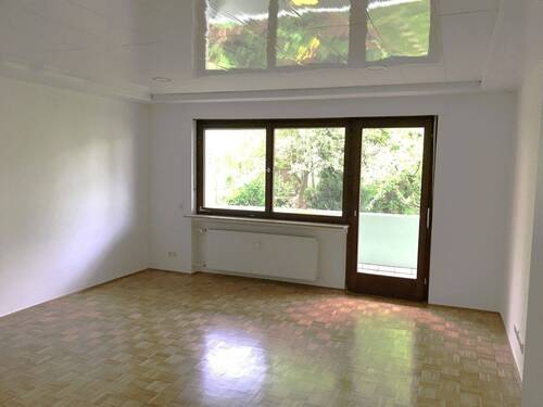 Wohnzimmer mit Zugang BK.jpg - Etagenwohnung mit 67,00 m&sup2; in Würzburg zum Kaufen