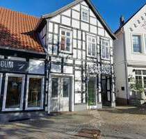 Zentral in Bünde Fußgängerzone: Ladenlokal am Museumsplatz