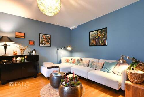 Wohnzimmer - 2 Zimmer Etagenwohnung zum Kaufen in Köln