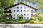 Außenansicht - Bezugsfreie, helle 3-Zi-Wohnung mit 2 Balkonen und Tiefgaragenstellplatz nahe dem Starnberger See