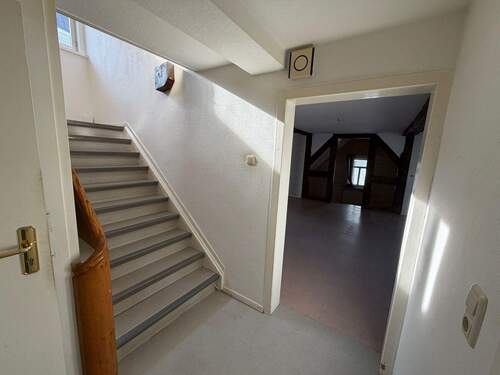 Flur (Wohnung) - 4 Zimmer Mehrfamilienhaus, Wohnhaus zum Kaufen in Bad Laasphe