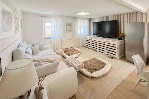 Fernsehbereich neu - Mehrfamilienhaus, Wohnhaus mit 292,00 m&sup2; in Leipheim zum Kaufen