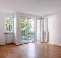 Helle 2-Zimmer-Wohnung mit Balkon & TG-Stellplatz in zentraler Lage - Berlin Mitte