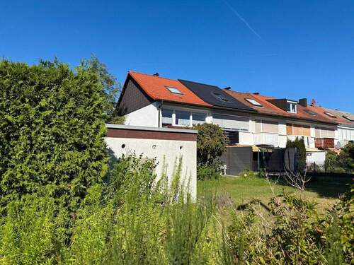 Süd Ansicht - Reihenendhaus mit großzügigen Garten