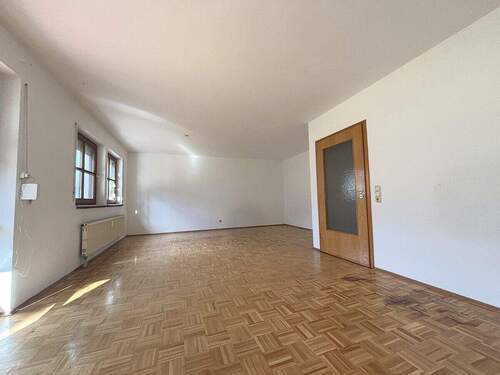 Wohnen/Essen - Etagenwohnung mit 84,00 m&sup2; in Vilshofen zum Kaufen