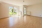 Wohnzimmer - 2 Zimmer Etagenwohnung zum Kaufen in Hamburg