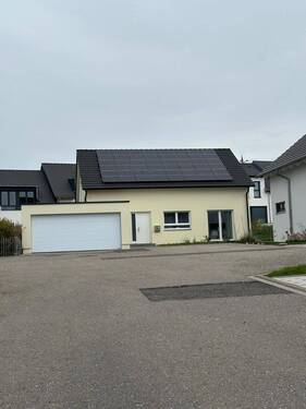 Hausansicht.jpeg - Neuwertiges Traumhaus sucht neue Mieter