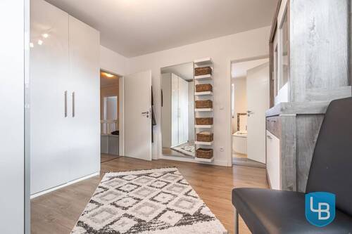 Durchgangszimmer/ Ankleidezimmer - 