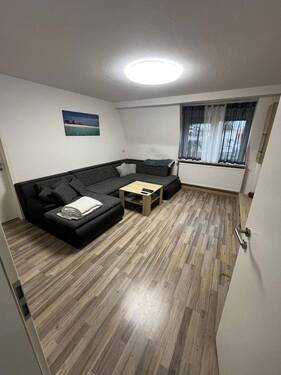 Wohnzimmer - 4 Zimmer Etagenwohnung in Zirndorf